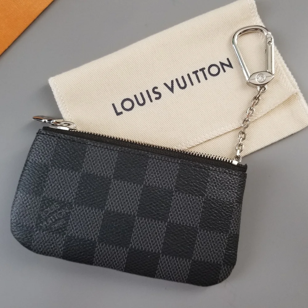 LOUIS VUITTON Key pouch cleft Graphite print/ BRAND NEW - Picture 2 of 16